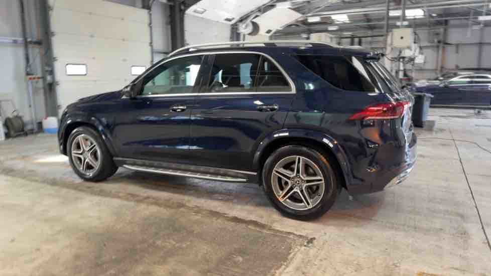 More views of Mercedes-Benz GLE