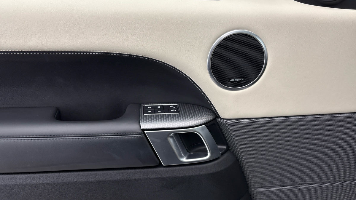 Land Rover Range Rover Sport Image 25
