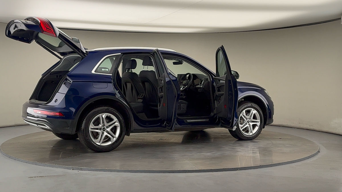 More views of Audi Q5