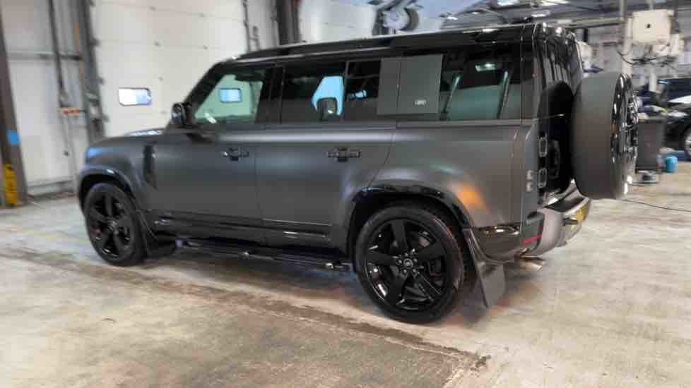 More views of Land Rover Defender 110