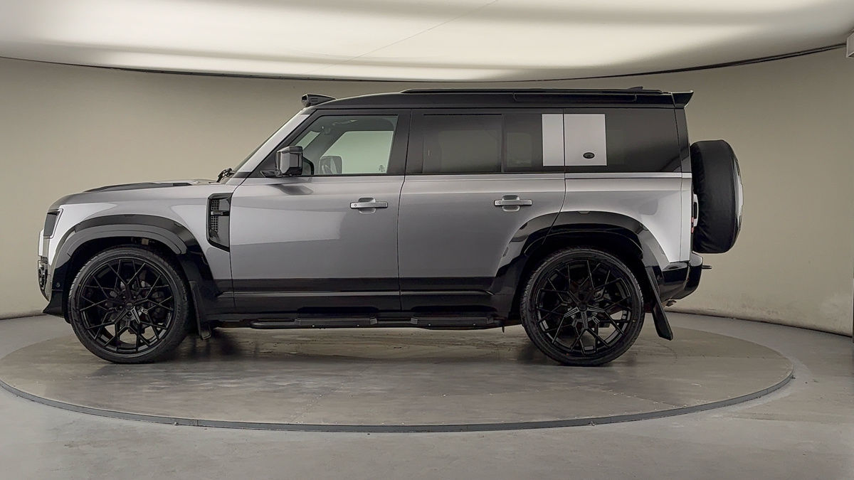 Land Rover Defender 110 Urban Image 15