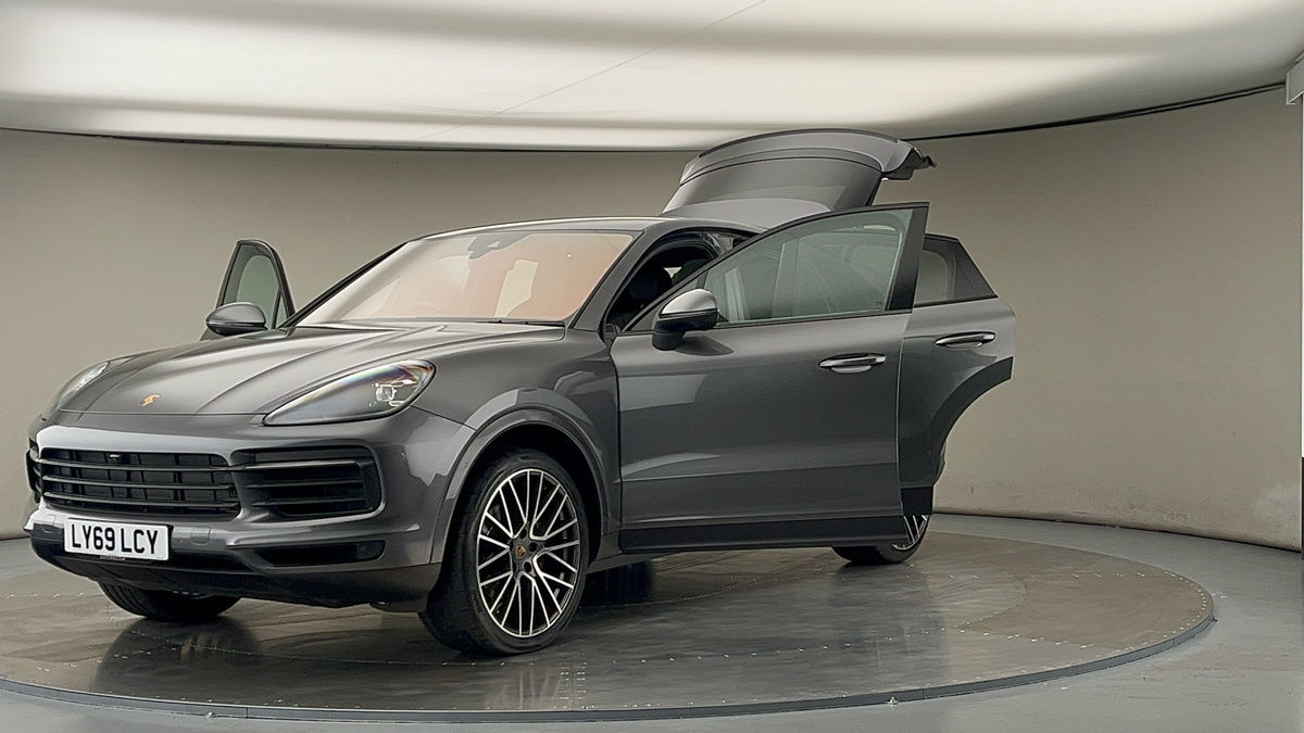 More views of Porsche Cayenne
