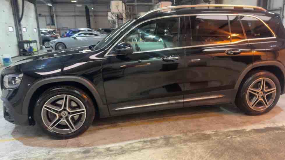 More views of Mercedes-Benz GLB