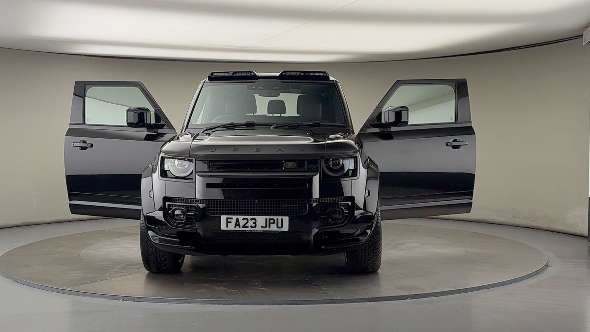 More views of Land Rover Defender 90