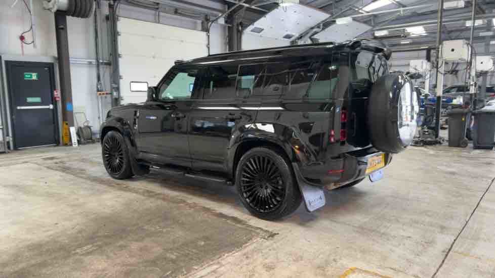 More views of Land Rover Defender 110