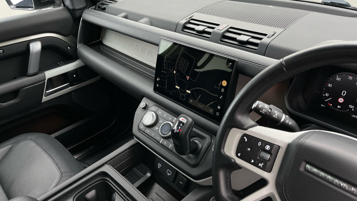 Land Rover Defender 110 Urban Image 36