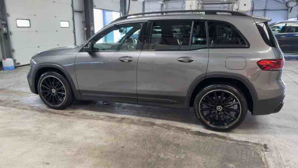 More views of Mercedes-Benz GLB