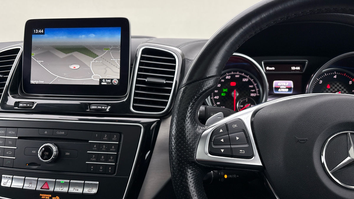 Mercedes-Benz GLE Image 13