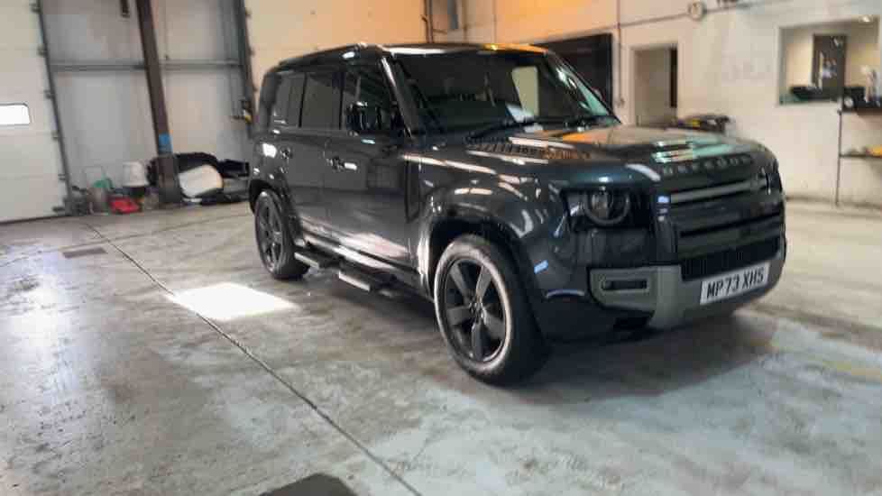 More views of Land Rover Defender 110