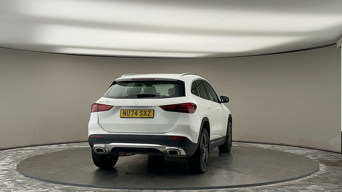 More views of Mercedes-Benz GLA