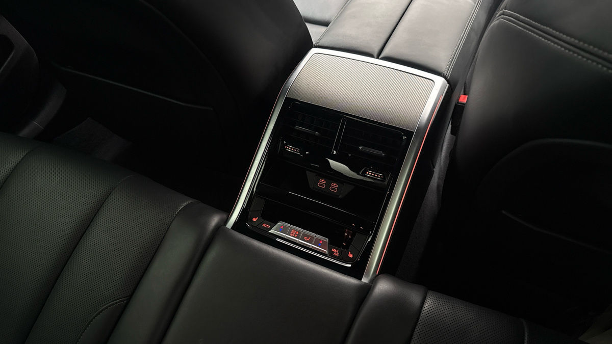 BMW 8 Series Image 25