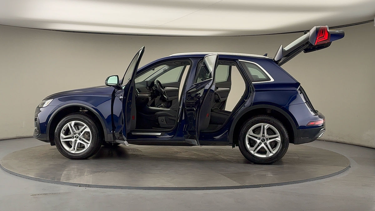 More views of Audi Q5