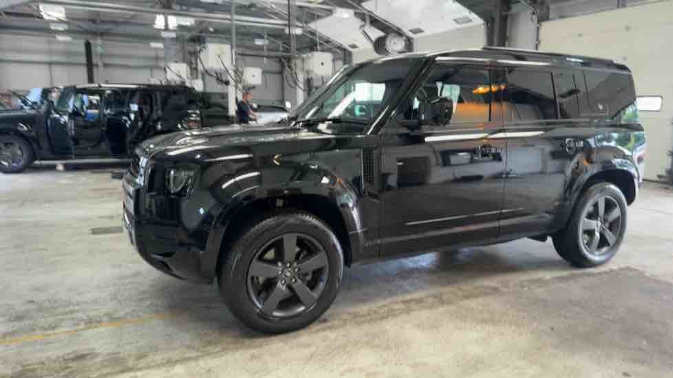 More views of Land Rover Defender 110