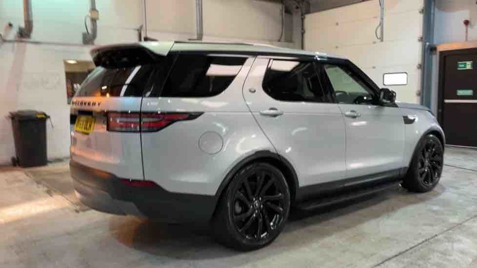 More views of Land Rover Discovery