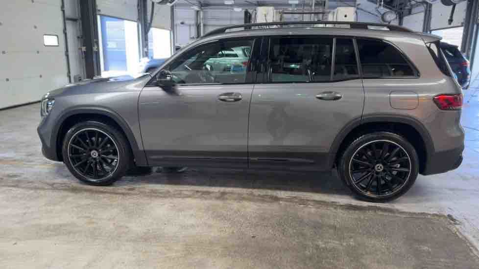 More views of Mercedes-Benz GLB