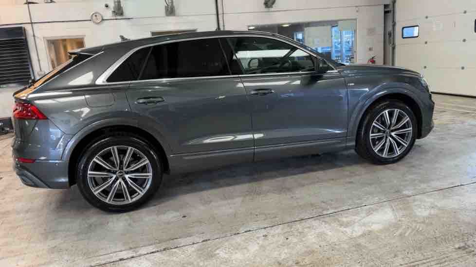More views of Audi Q8