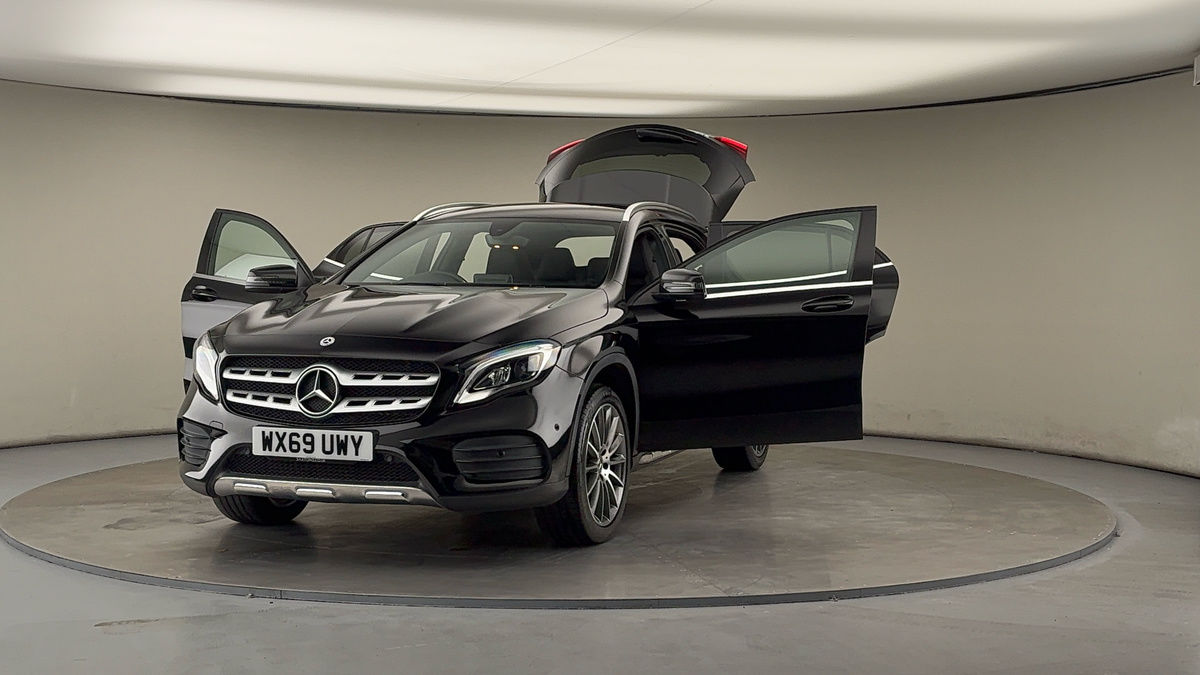 More views of Mercedes-Benz GLA