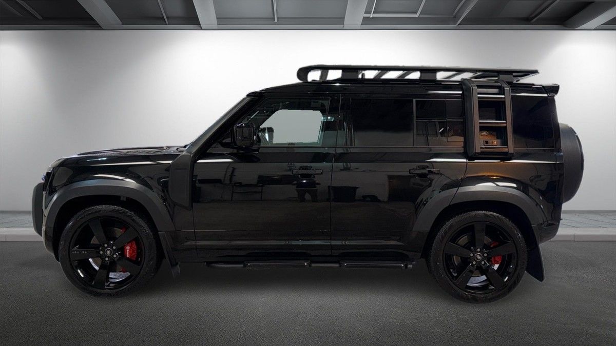 Land Rover Defender 110 Image 15
