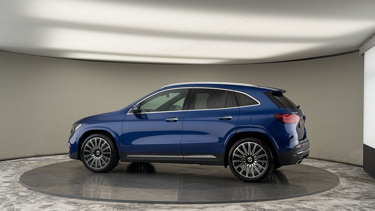 More views of Mercedes-Benz GLA