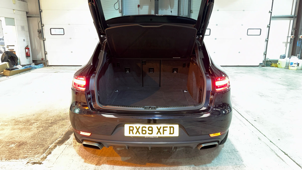 Porsche Macan Image 11