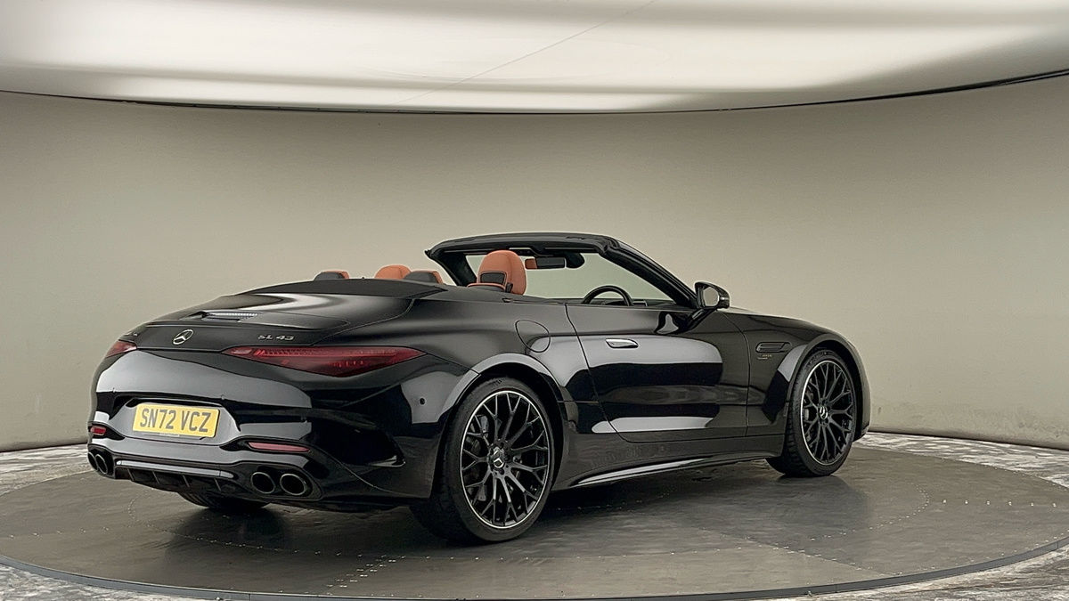 Mercedes-Benz SL Image 21