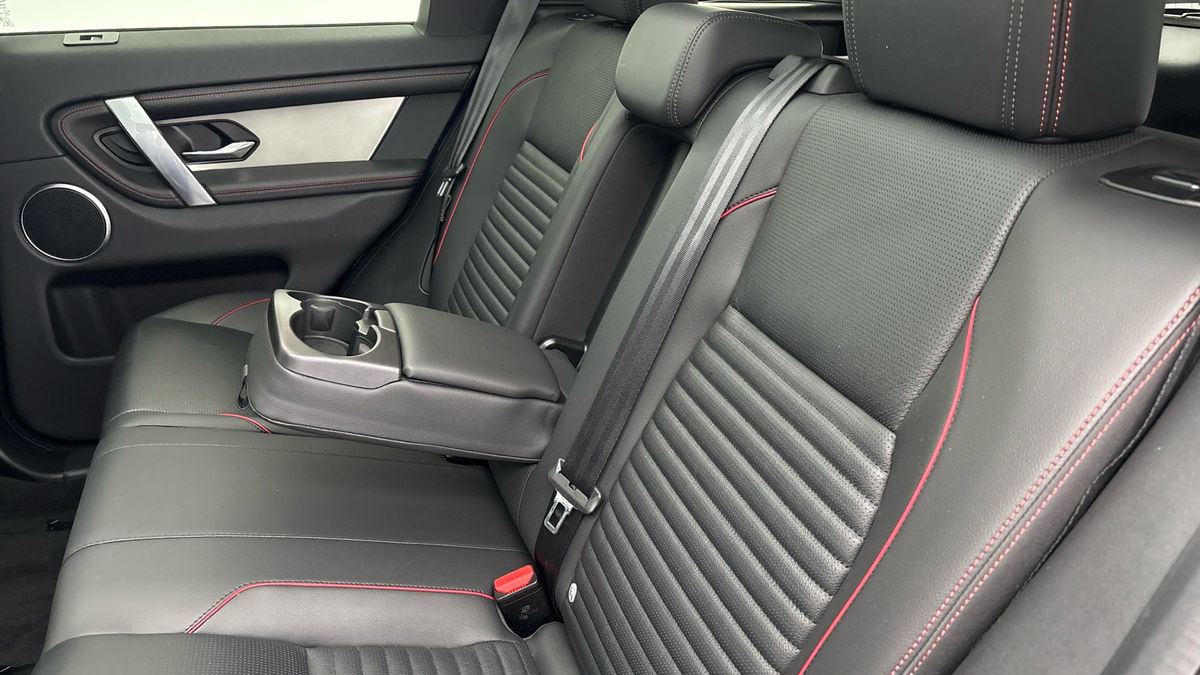 Land Rover Discovery Sport Image 9