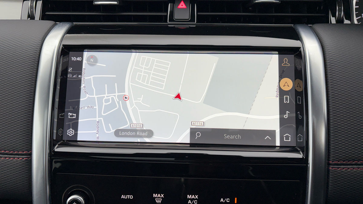 Land Rover Discovery Sport Image 17
