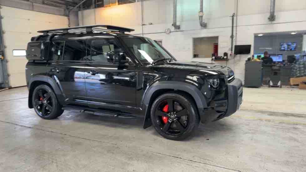 More views of Land Rover Defender 110