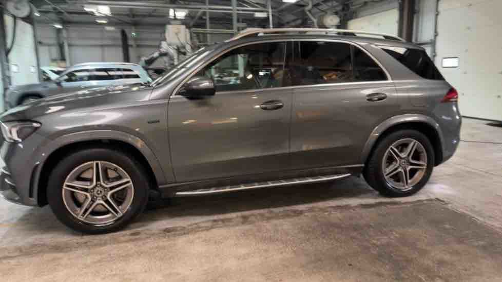 More views of Mercedes-Benz GLE