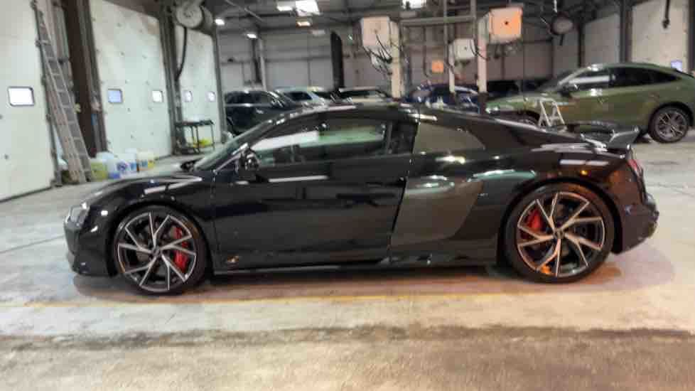 More views of Audi R8