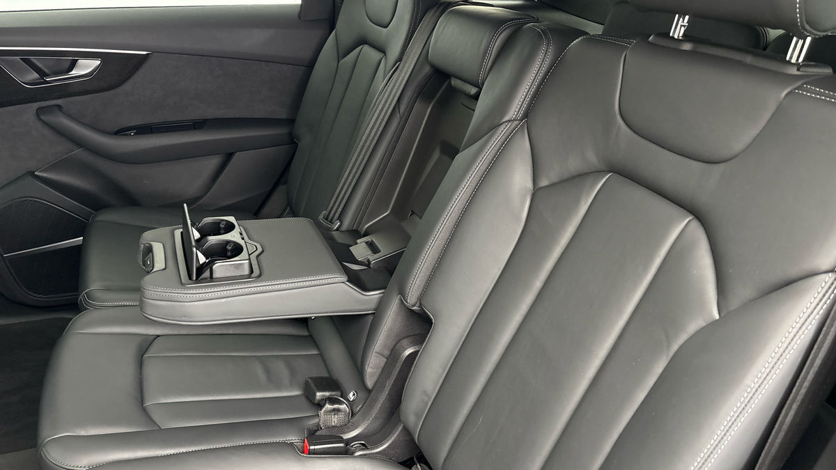 Audi Q7 Image 9