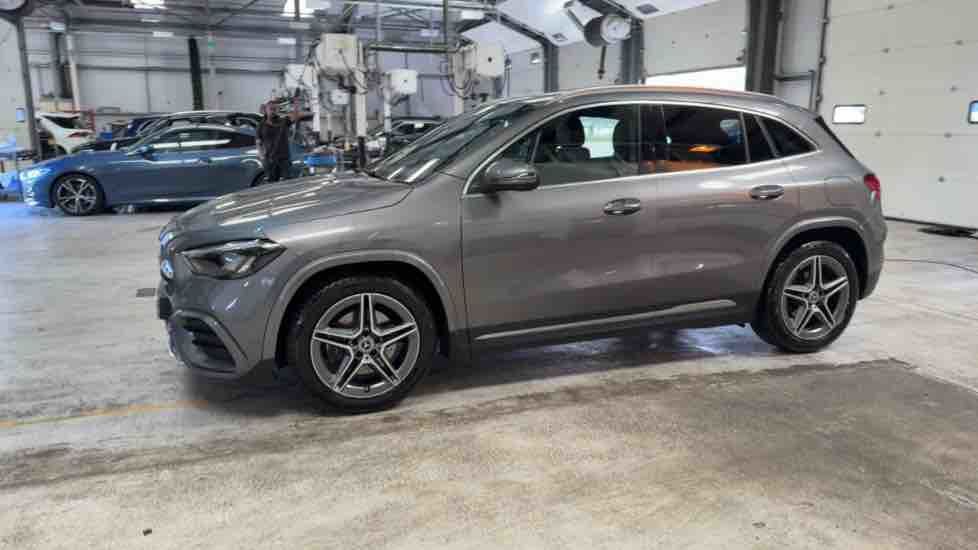 More views of Mercedes-Benz GLA