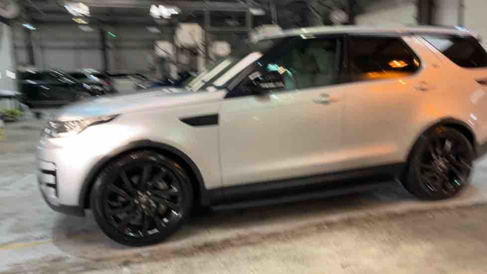 More views of Land Rover Discovery