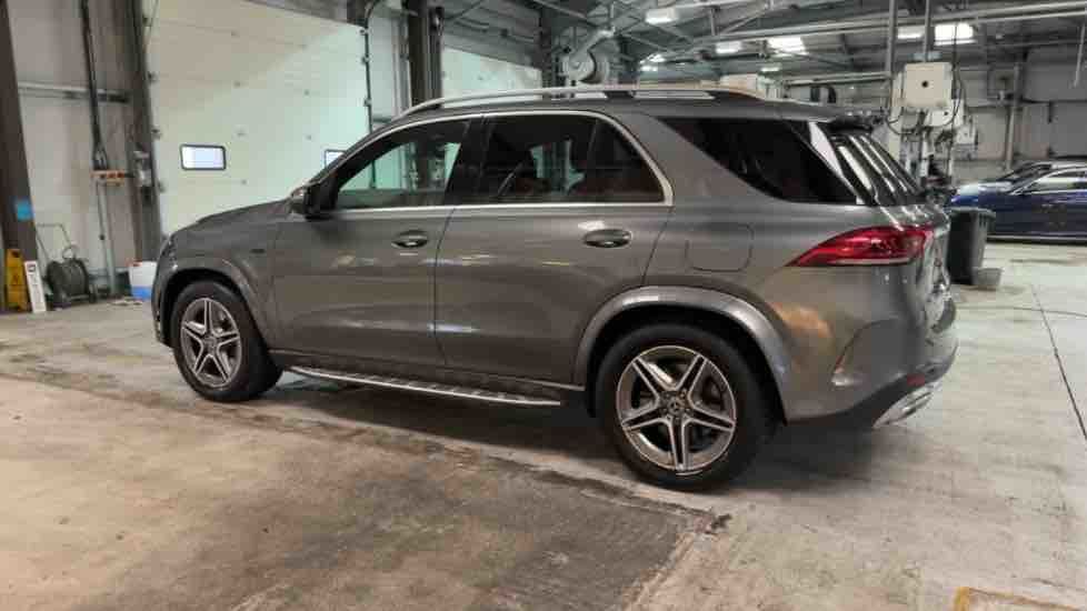 More views of Mercedes-Benz GLE