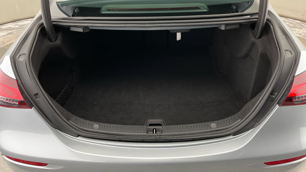 Mercedes-Benz E Class Image 11