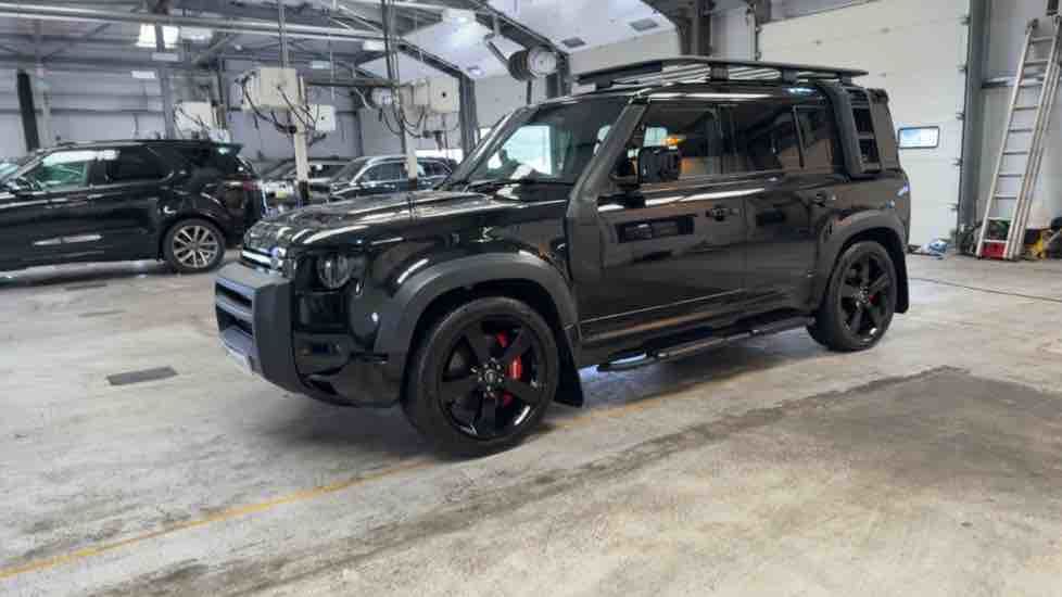 More views of Land Rover Defender 110
