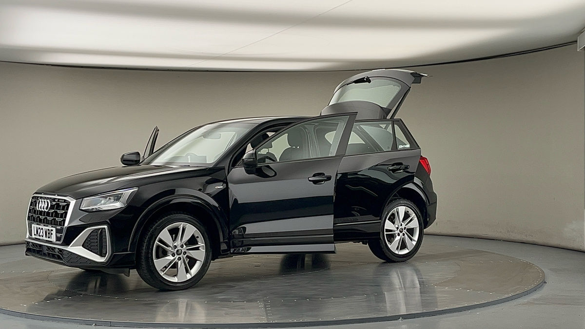 More views of Audi Q2