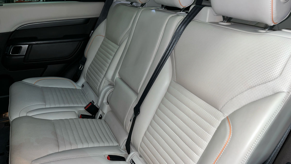 Land Rover Discovery Image 8