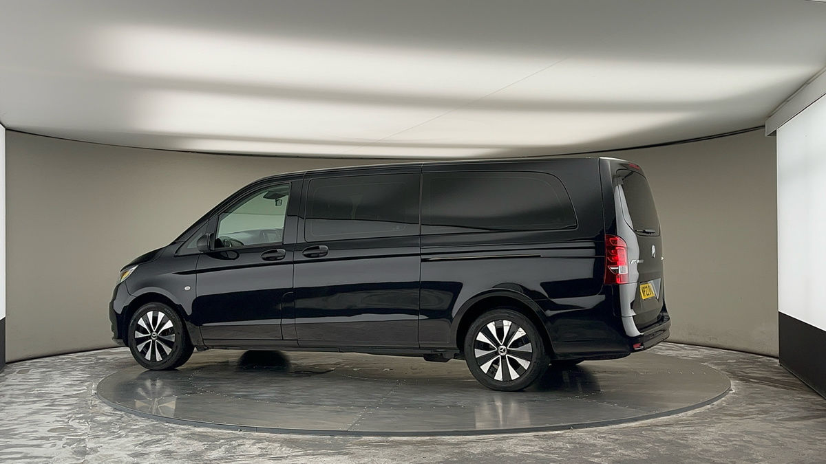 More views of Mercedes-Benz Vito