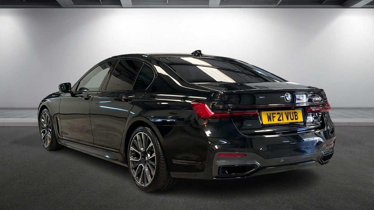 BMW 7 Series Image 2