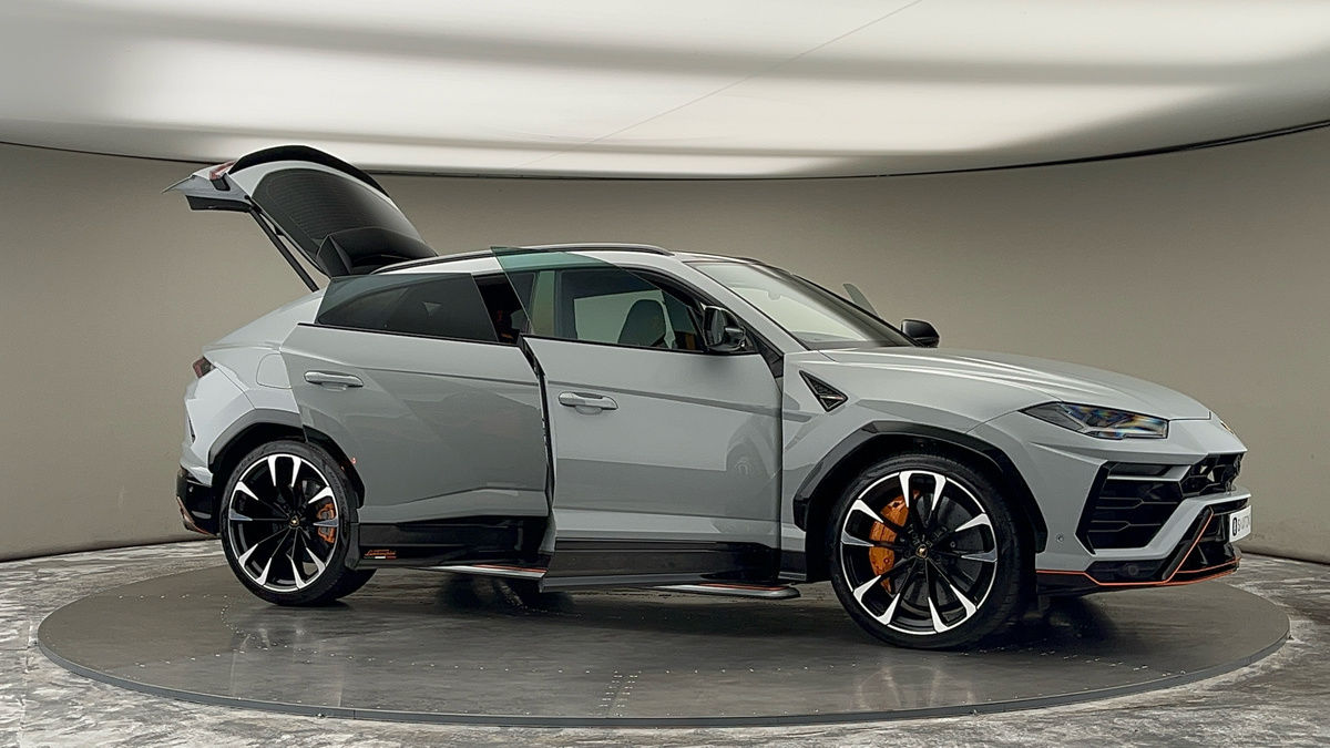 More views of Lamborghini Urus