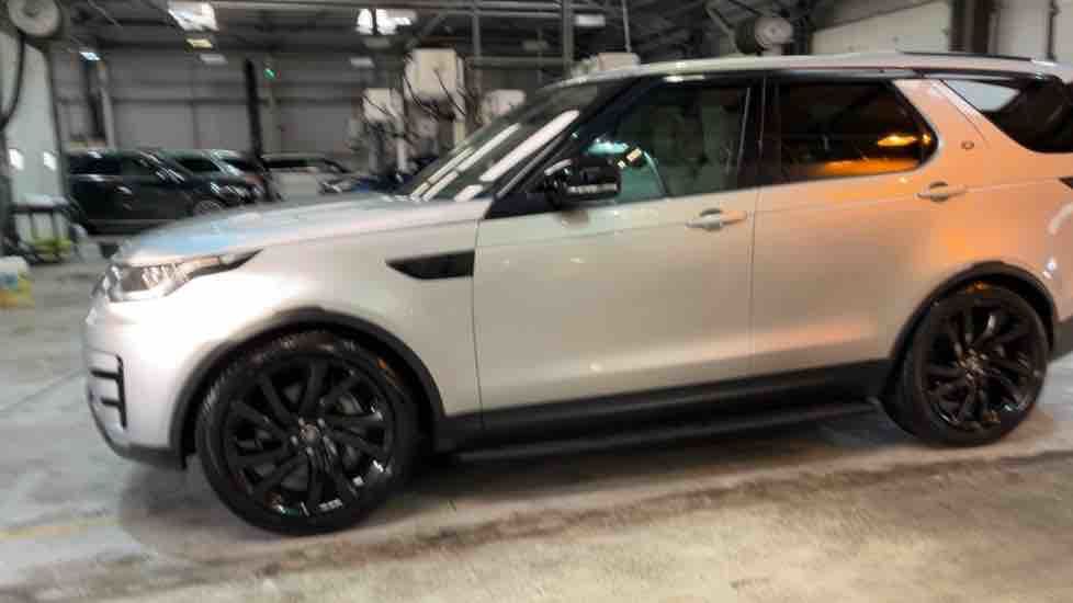 More views of Land Rover Discovery