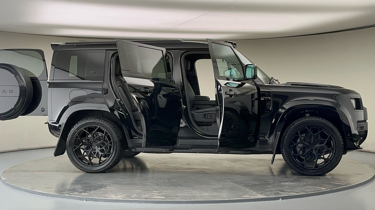 More views of Land Rover Defender 110