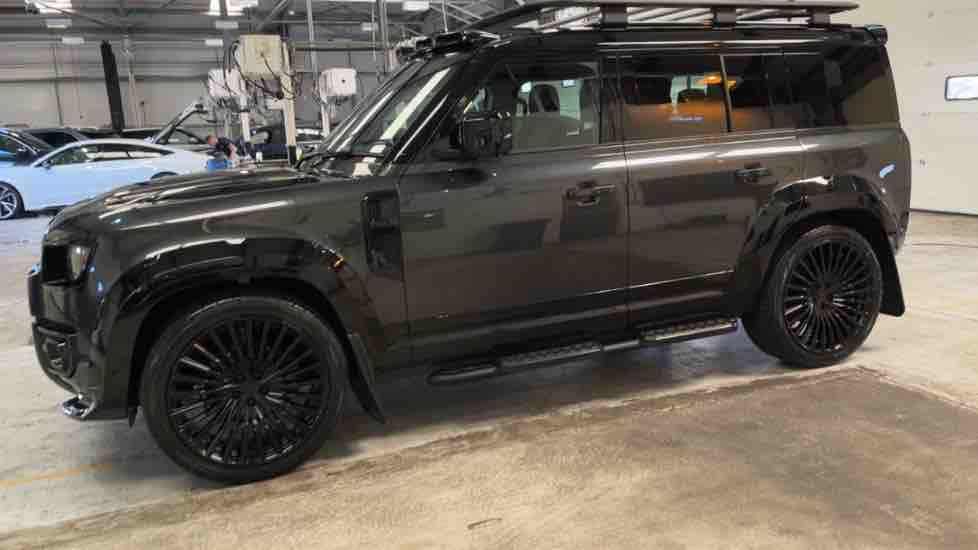 More views of Land Rover Defender 110
