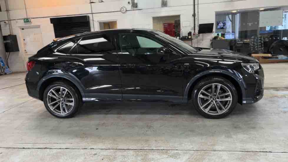 More views of Audi Q3