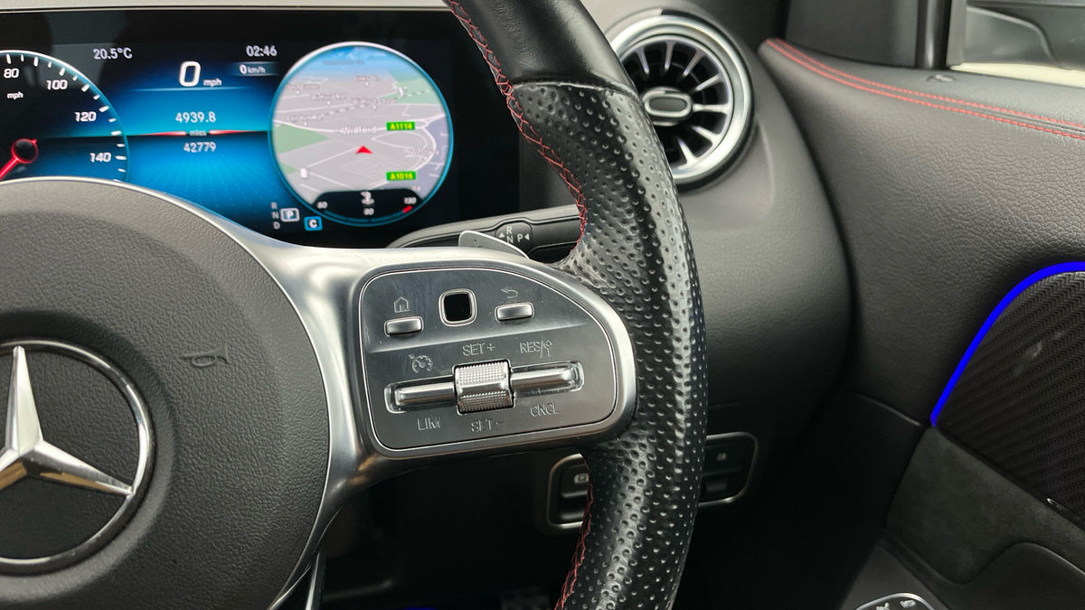 Mercedes-Benz GLA Image 14