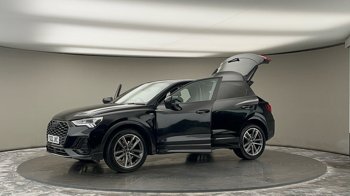 More views of Audi Q3