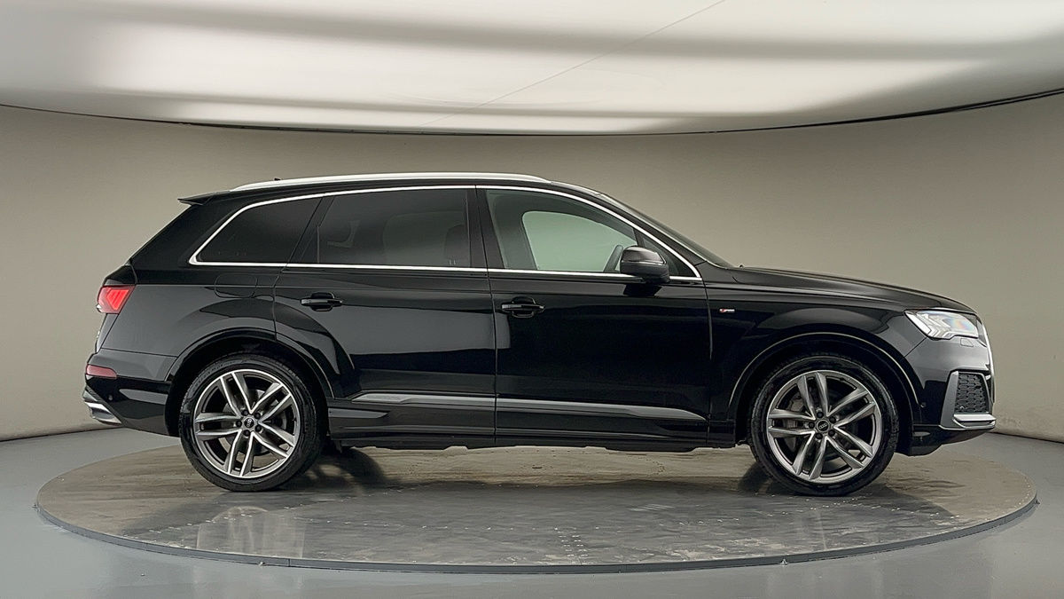More views of Audi Q7