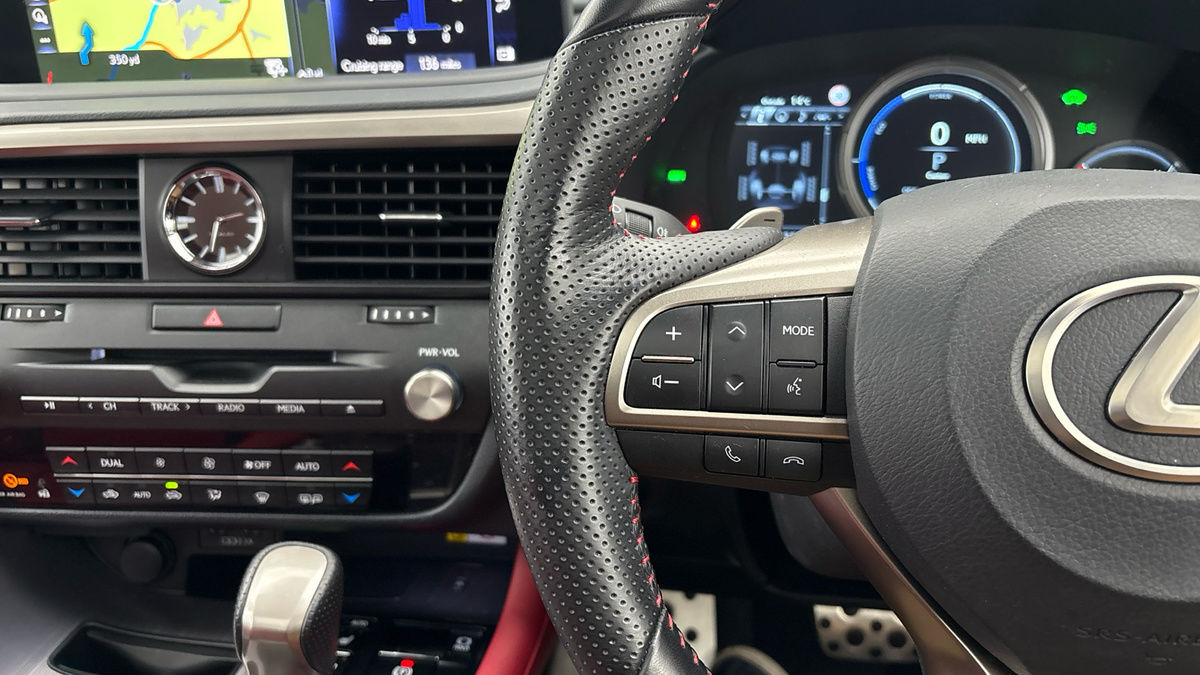 Lexus RX Image 13