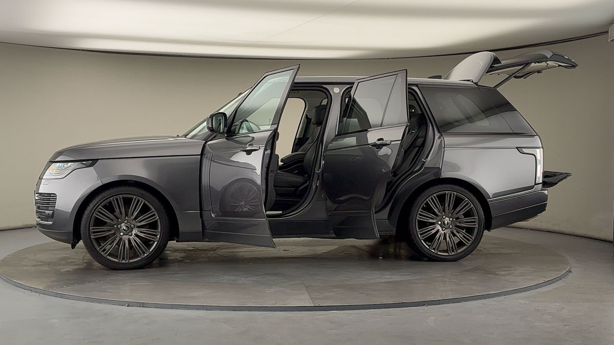 More views of Land Rover Range Rover